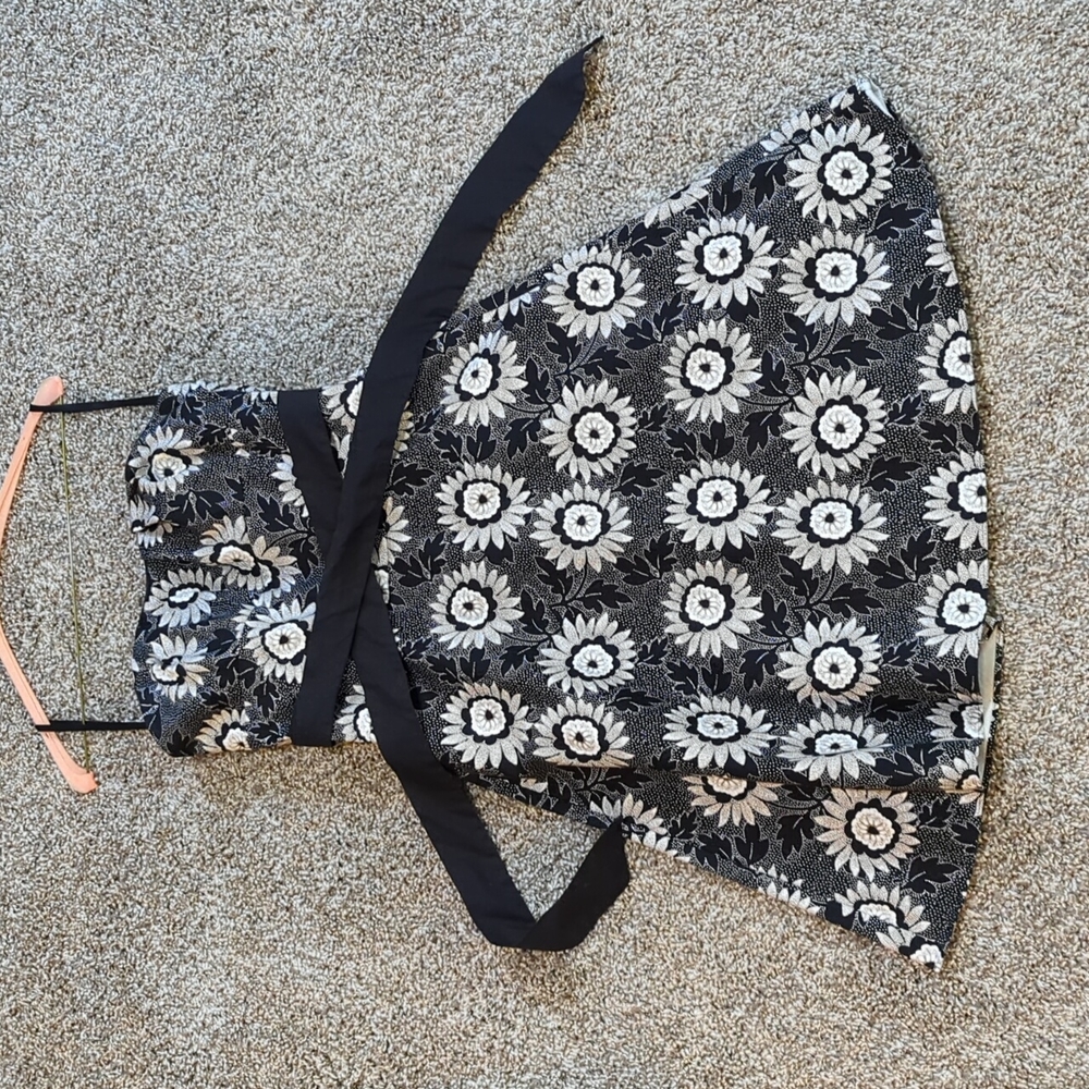 White house Black market sleeveless dress Sz 6